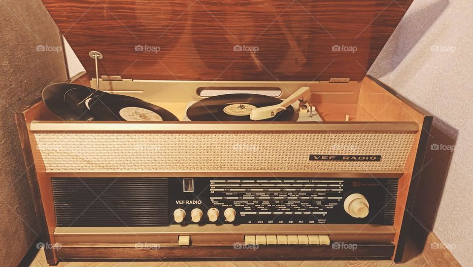 vintage, radiola, player, records, vinyl, music, old equipment, photo in vintage style, old records
