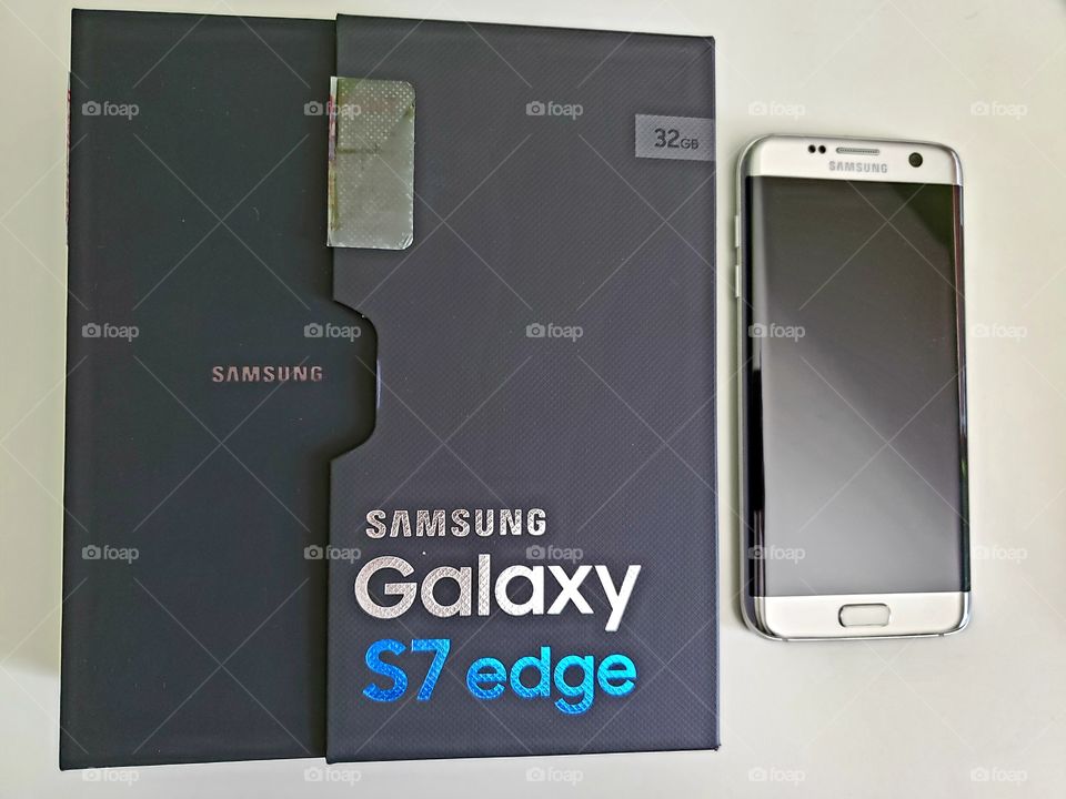 Unboxing Samsung Galaxy phone