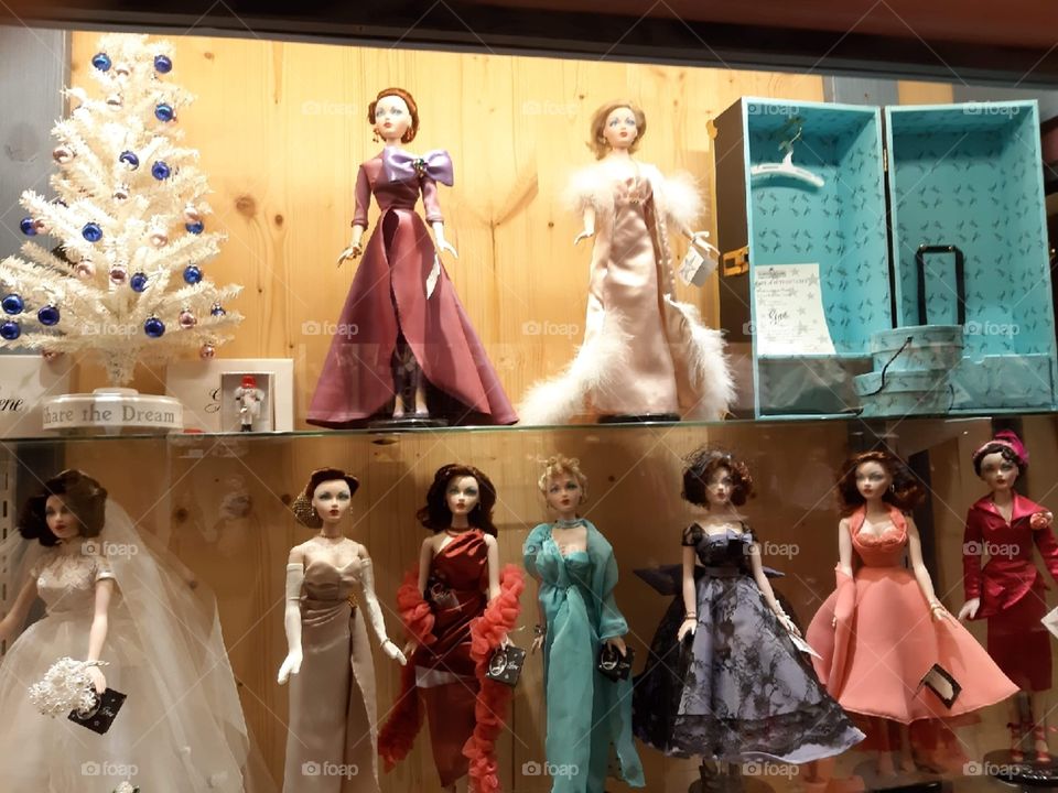 The magic world of dolls
