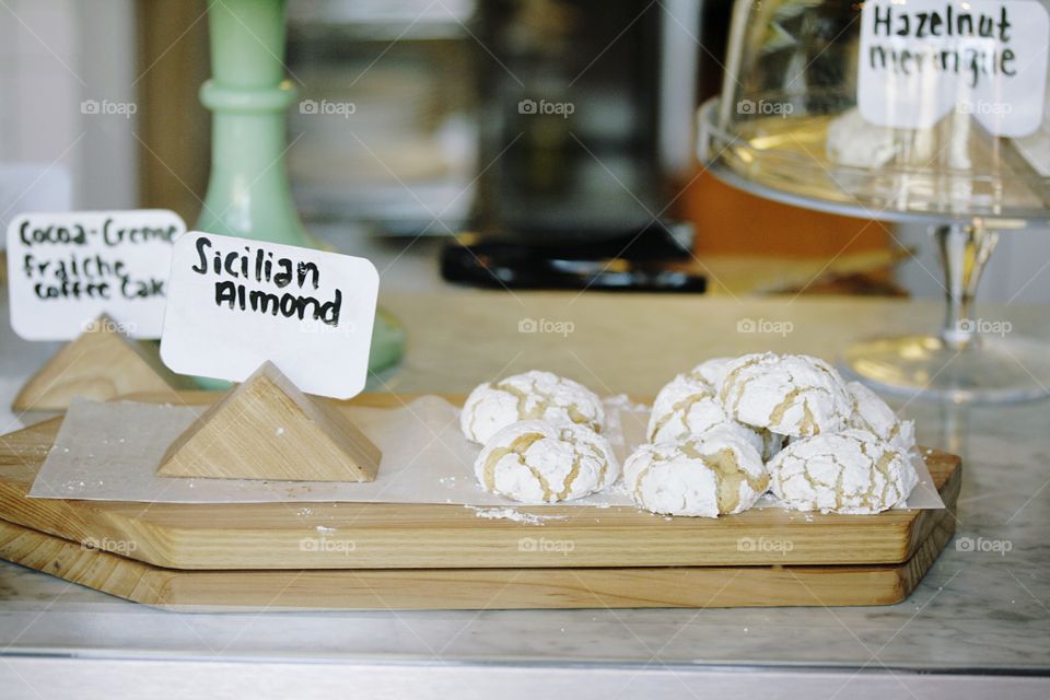 Almond cookies