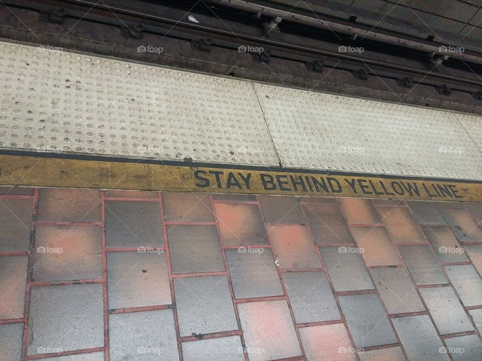 Do not cross the yellow line in the la metro