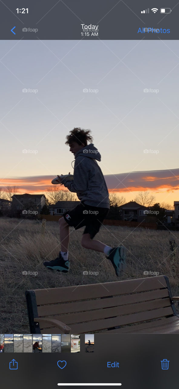Sunset~Frisbee~Catch 