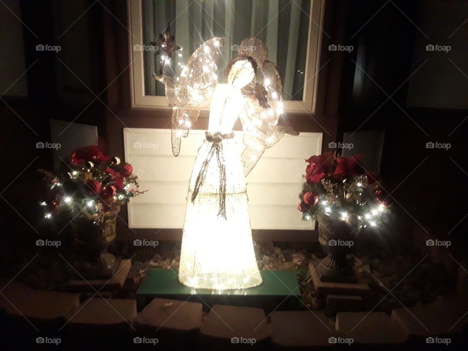 Lighted Angel Holiday Decoration