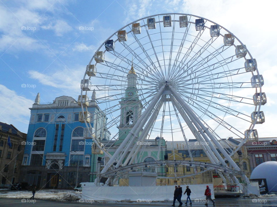 Ferris wheel in the old district of Kiev Podol