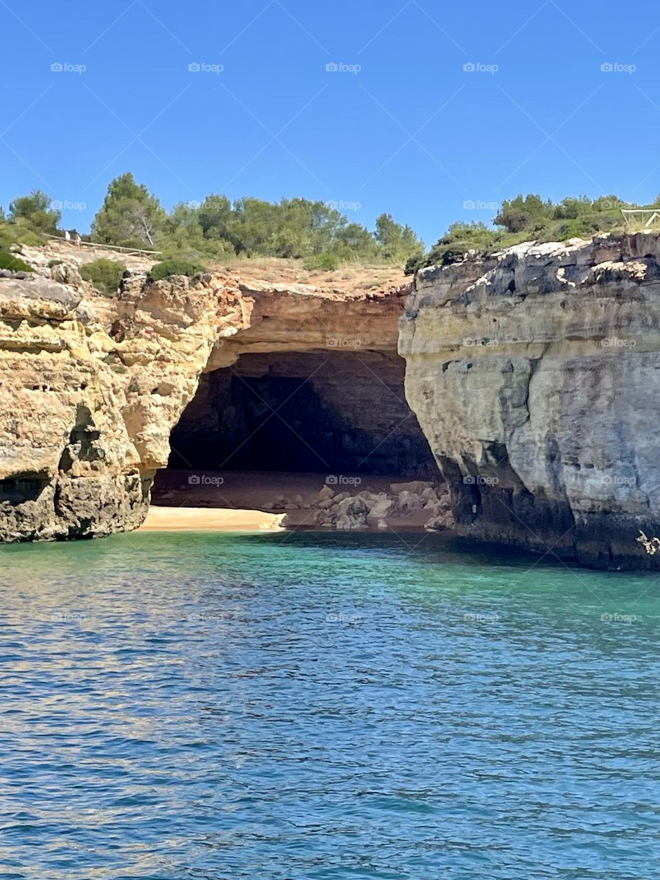 Sail tour cave Discovery 