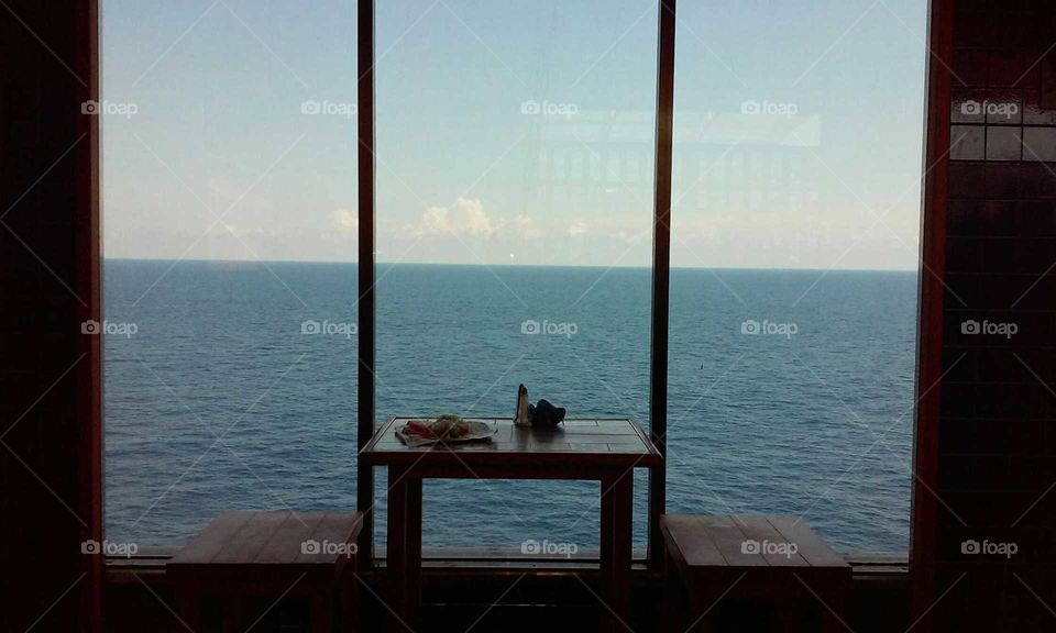 table for 2 on the seas