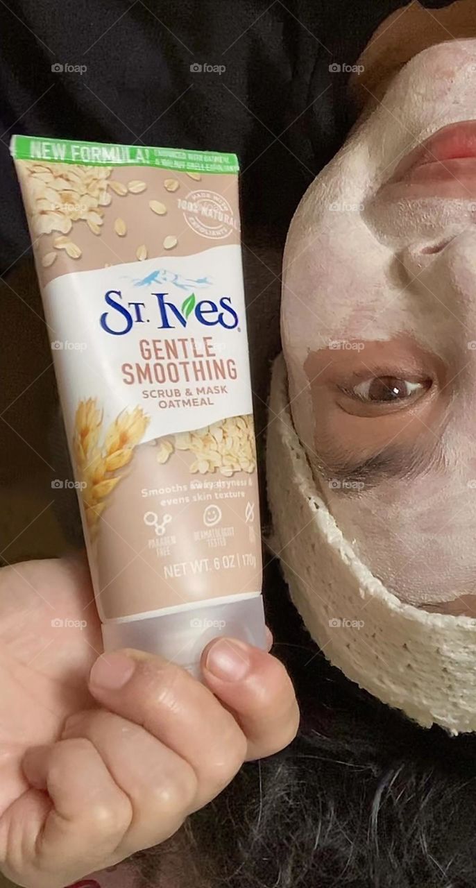 Gentle and smoothing oatmeal scrub and mask in one convenient tube! 