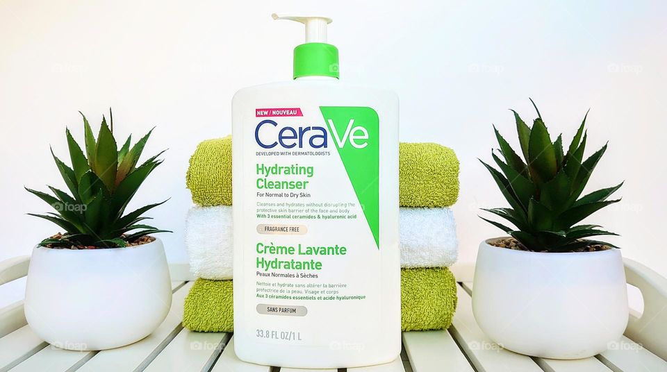 Good morning 💕 Take shower 🚿 My choice is CeraVe🤍💚