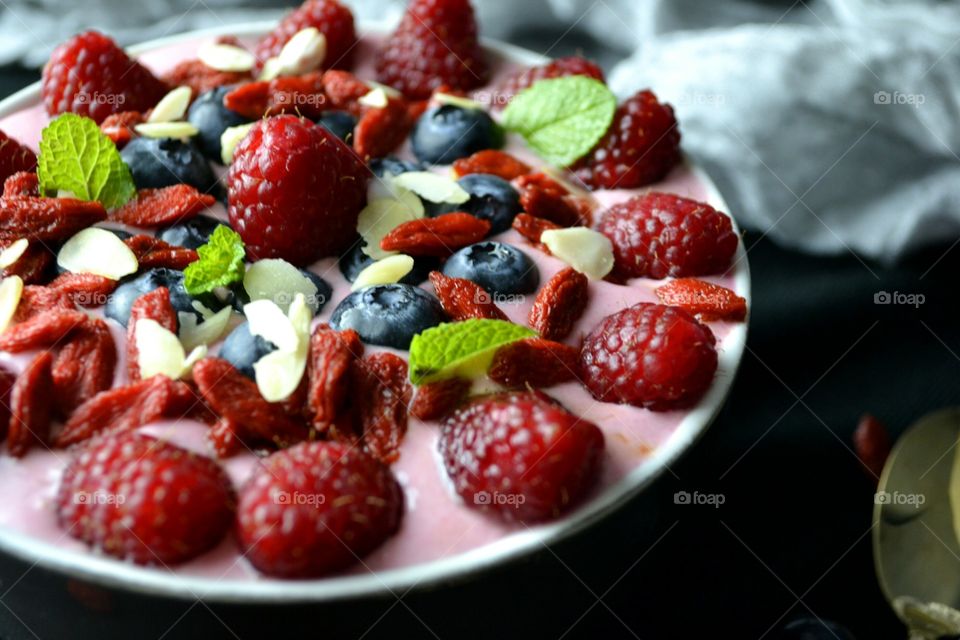 Healthy smoothie breakfast in bowl