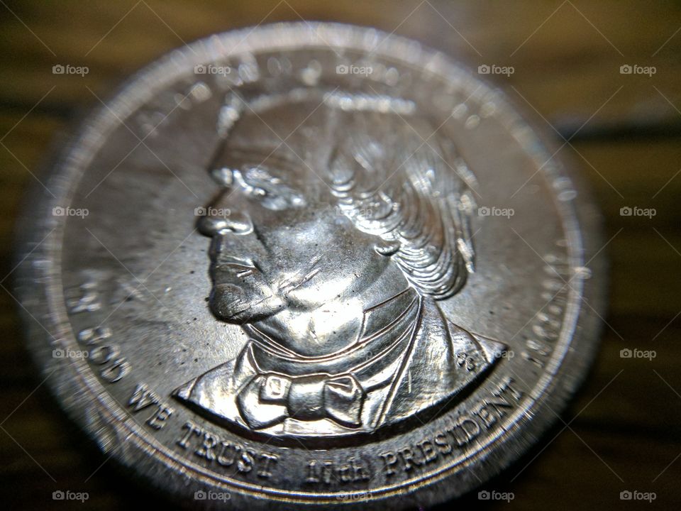 1 dollar coin macro shot