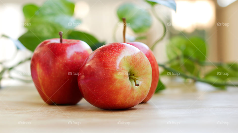 Apple 🍎 a day keeps the doctor away.