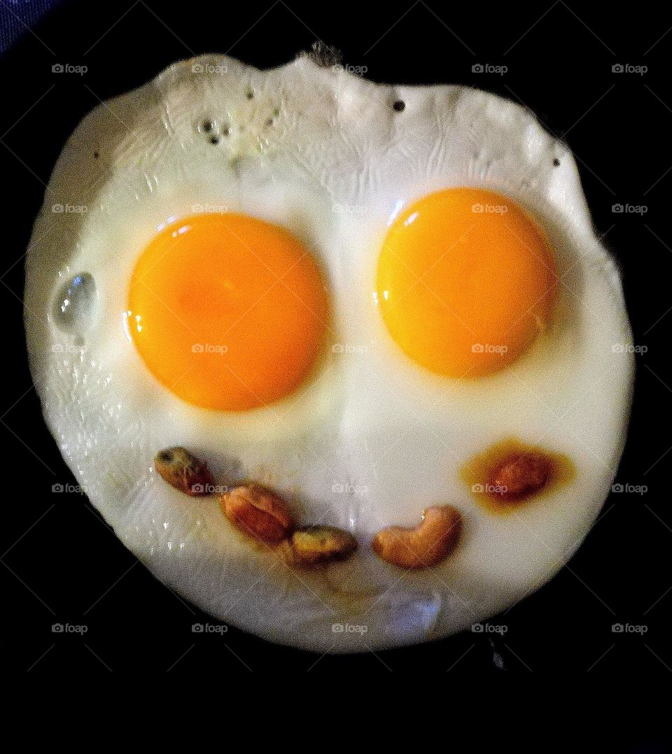 Sunny eggs