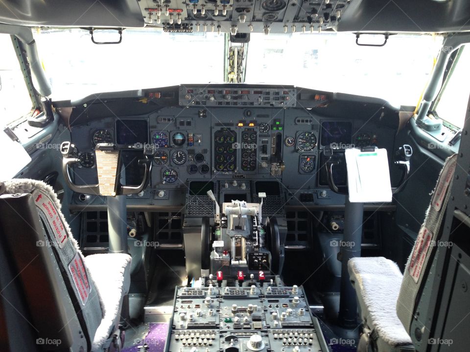 boeing 737 cockpit