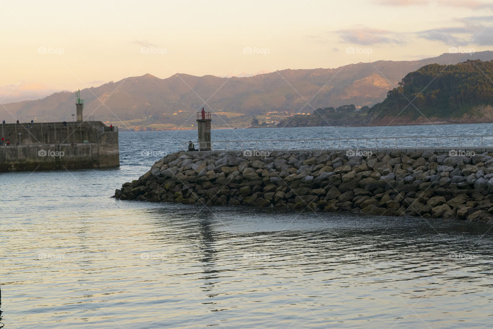 Bocana del puerto de Lastres