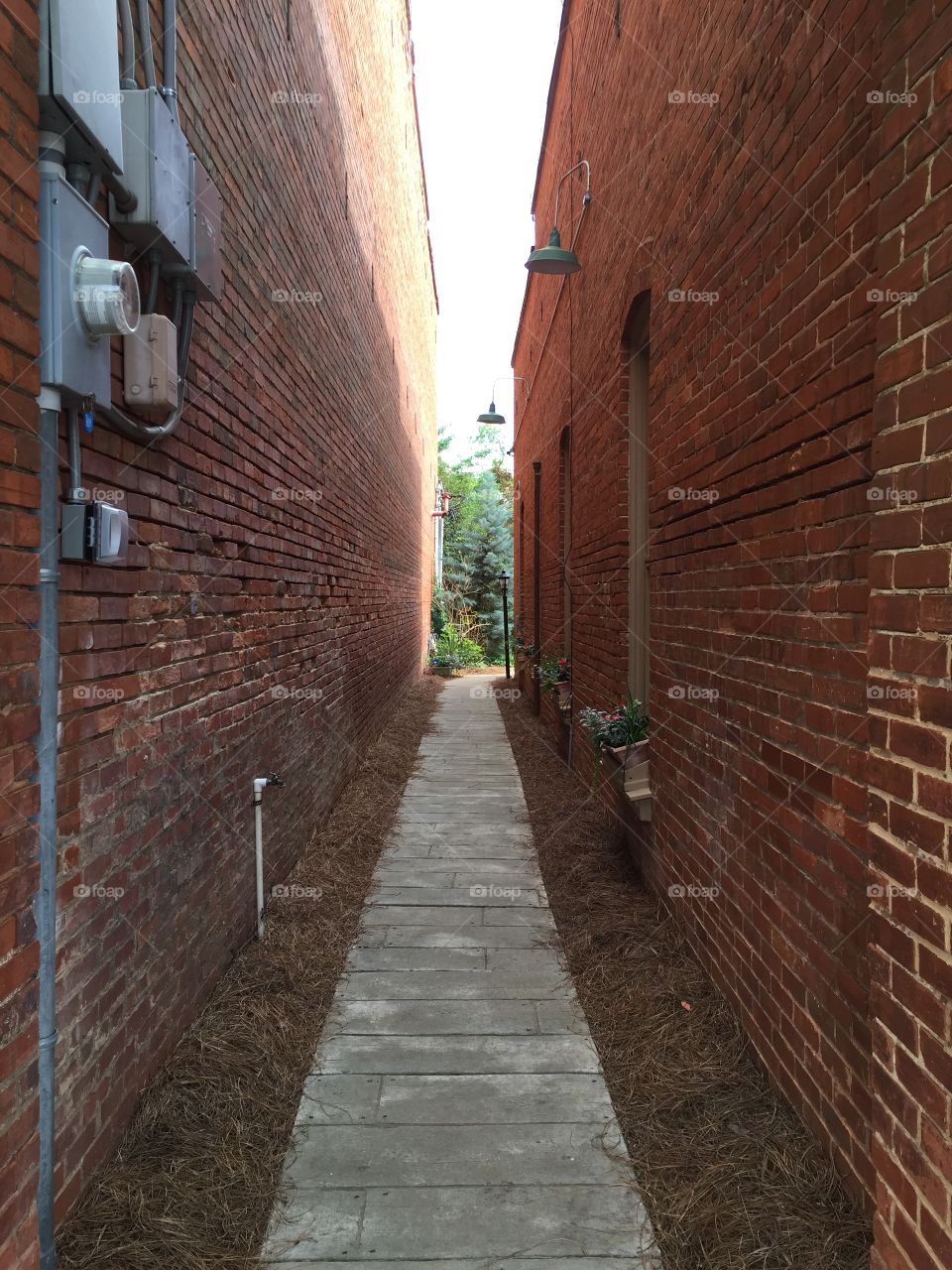 Alley way between two historic buildings in Plains, Georgia.