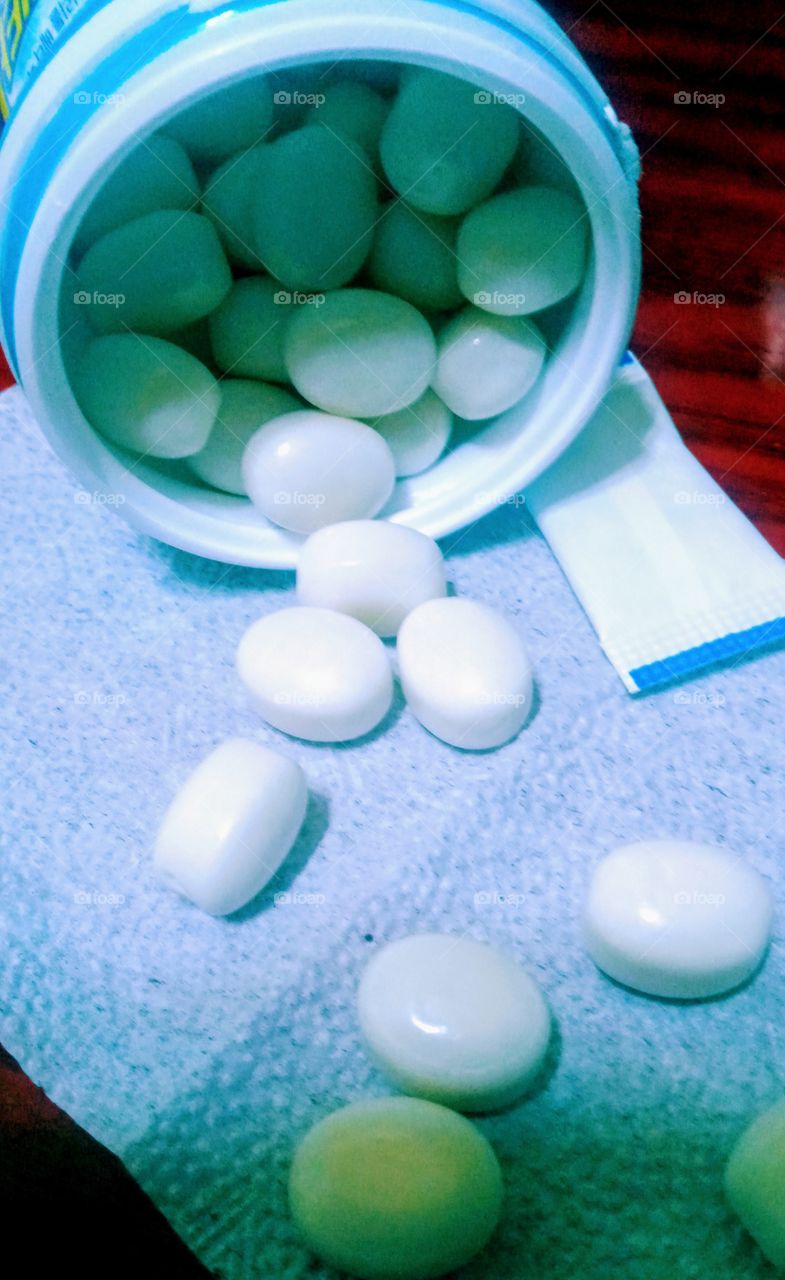 The refreshment gum.
its A gums that help your gums to be strong.
it will give sweetness and freshness to your mouth.
the doctor advice to chew one before going to bed.