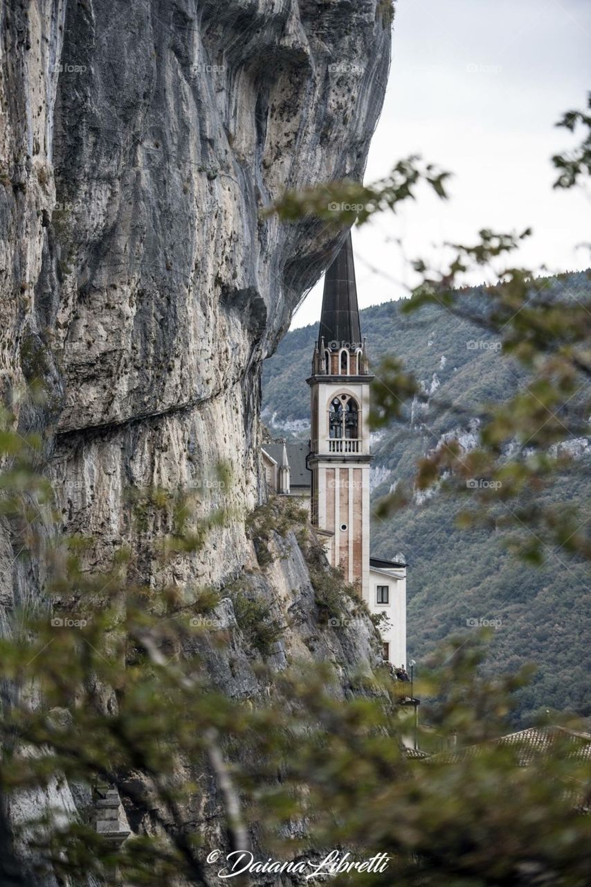 Santuario della madonna della corona
Sanctuary of the Madonna of the crown