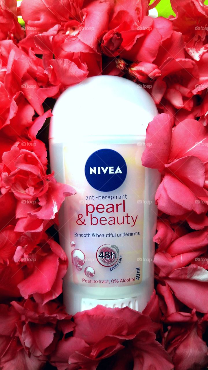 feel the summer heat without sweat with NIVEA