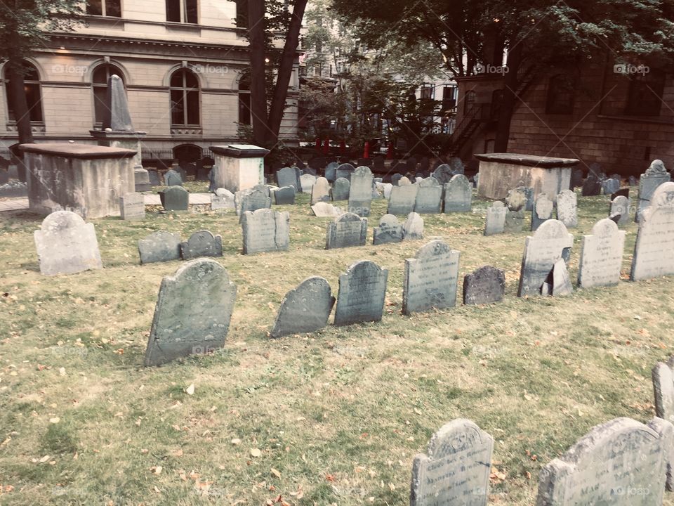 Boston graveyard in the heart of downtown 