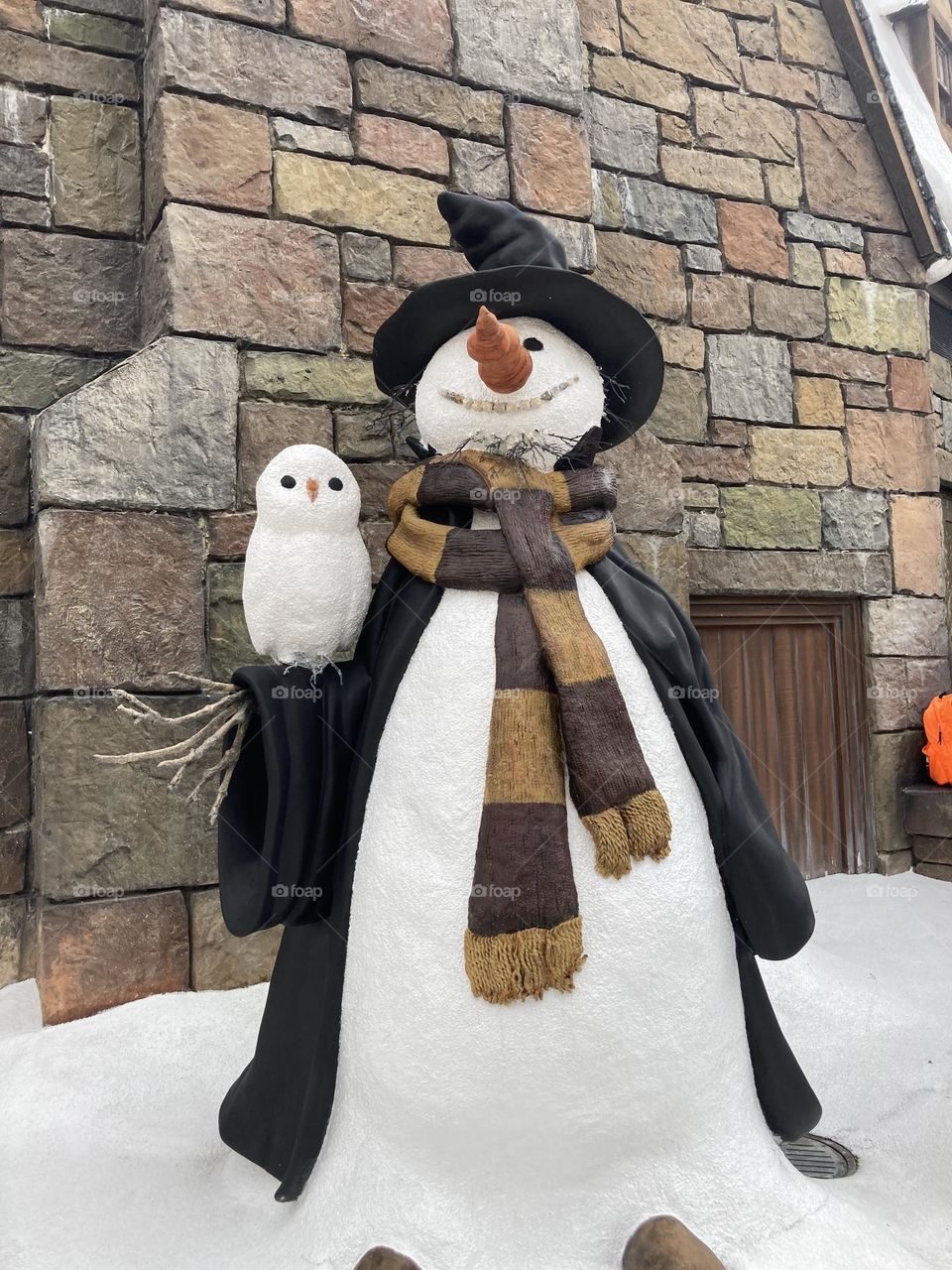 Hogsmeade Snowperson and Snowy Owl