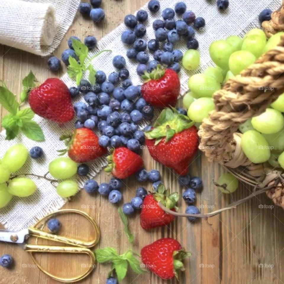 Mixed fruit flat lay.