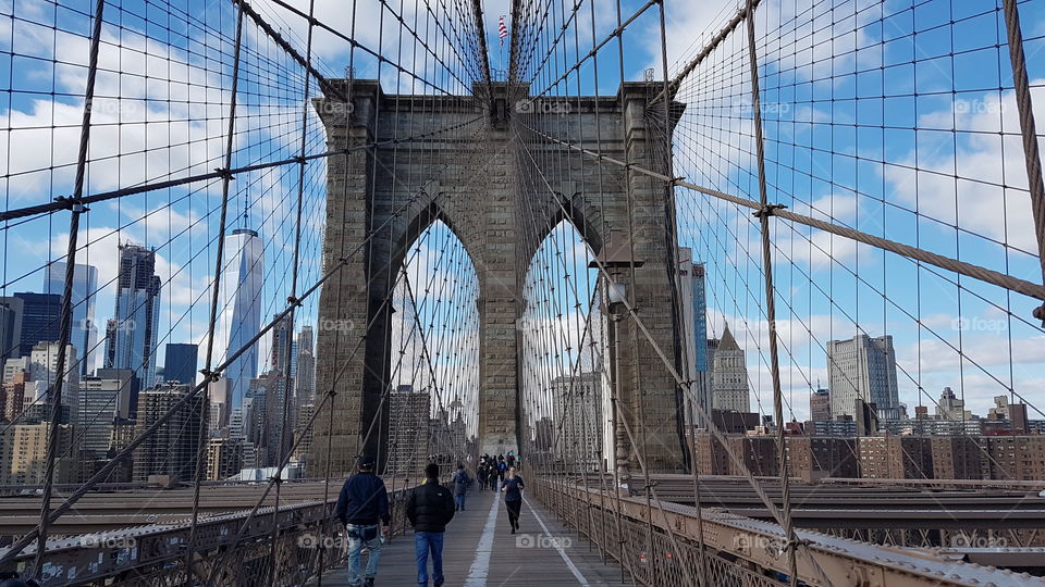 symmetry in brooklyn bridge