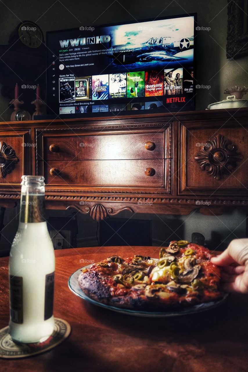 NetFlix & Pizza at Home