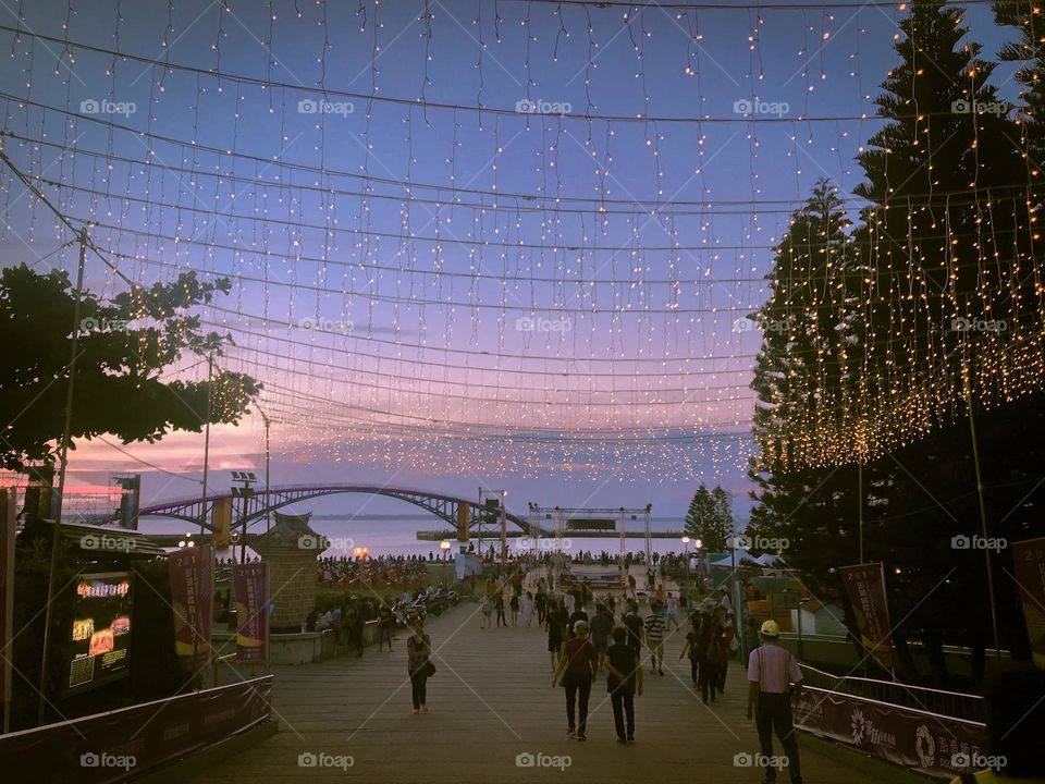 It’s a great night with cute lights. Take some time for walking.