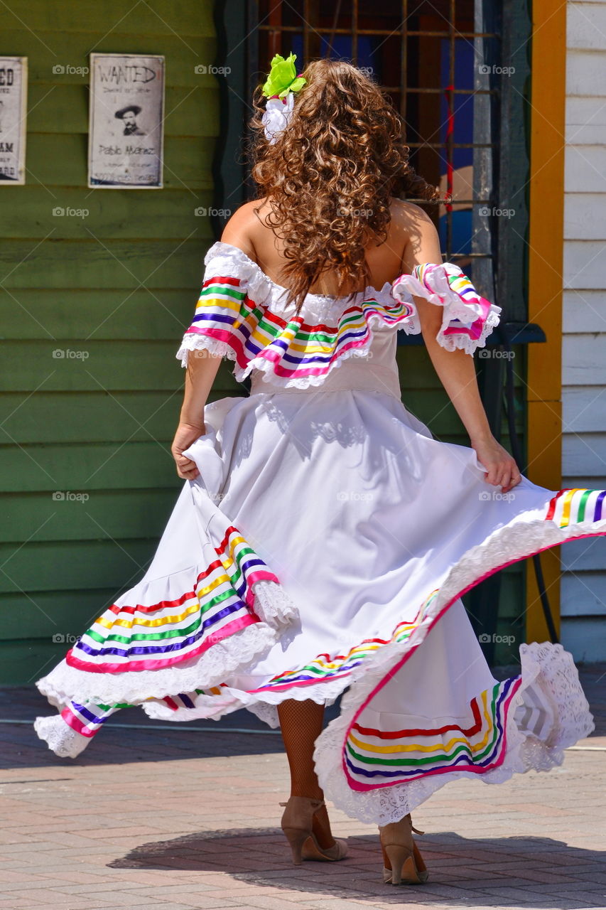 girl dancing