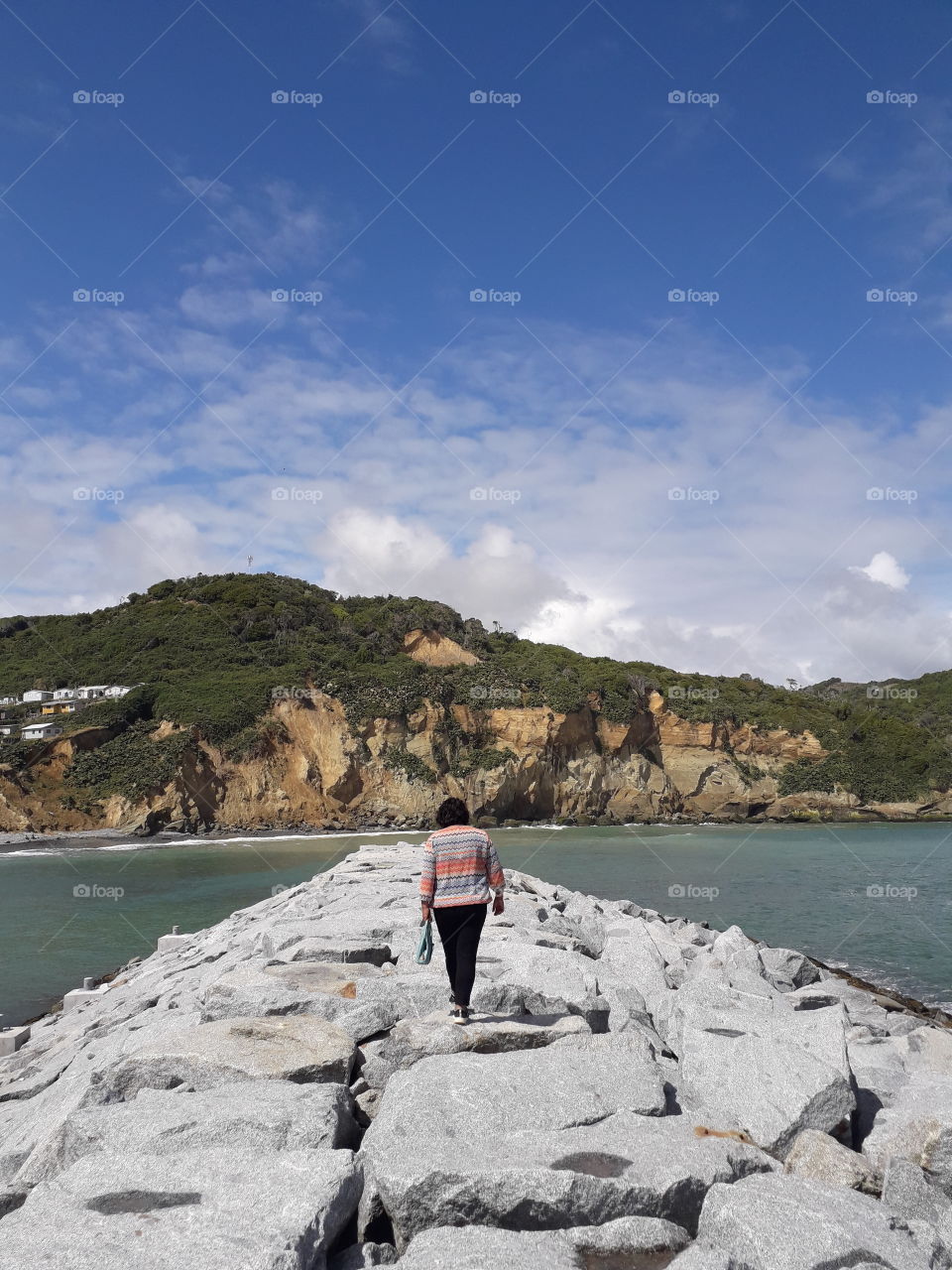 sigue adelante, no importa las piedras  de tu camino