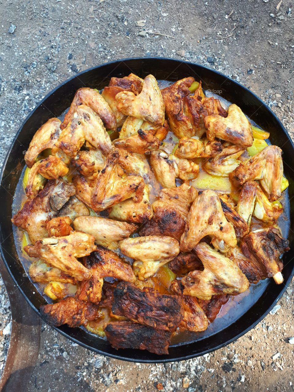 chicken, veal and potatoes (Bosanski sač)