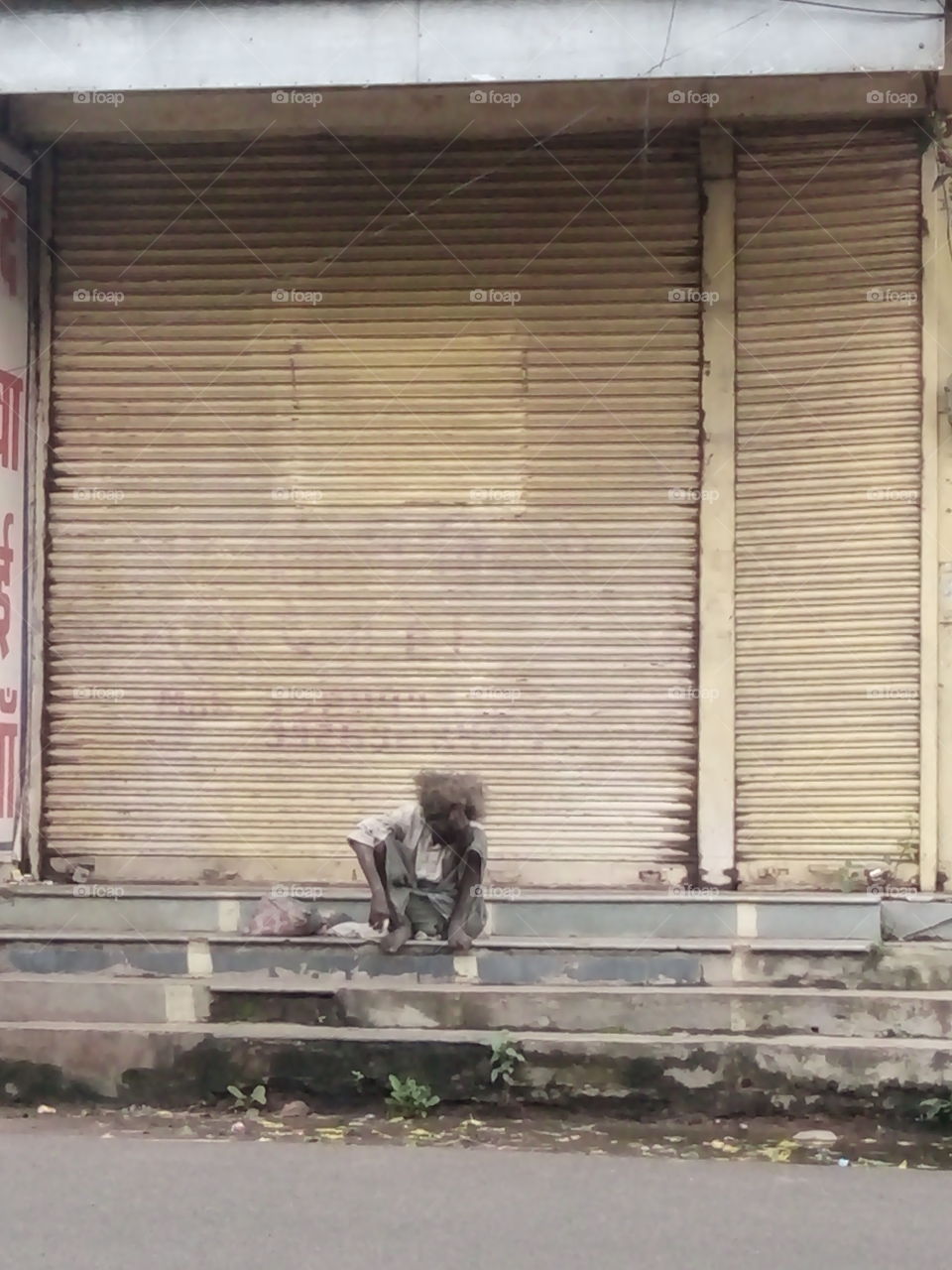 poor man photo/one poor man photo/poor man is real photo/this is real poor man orignal photo/real man photo real feeling