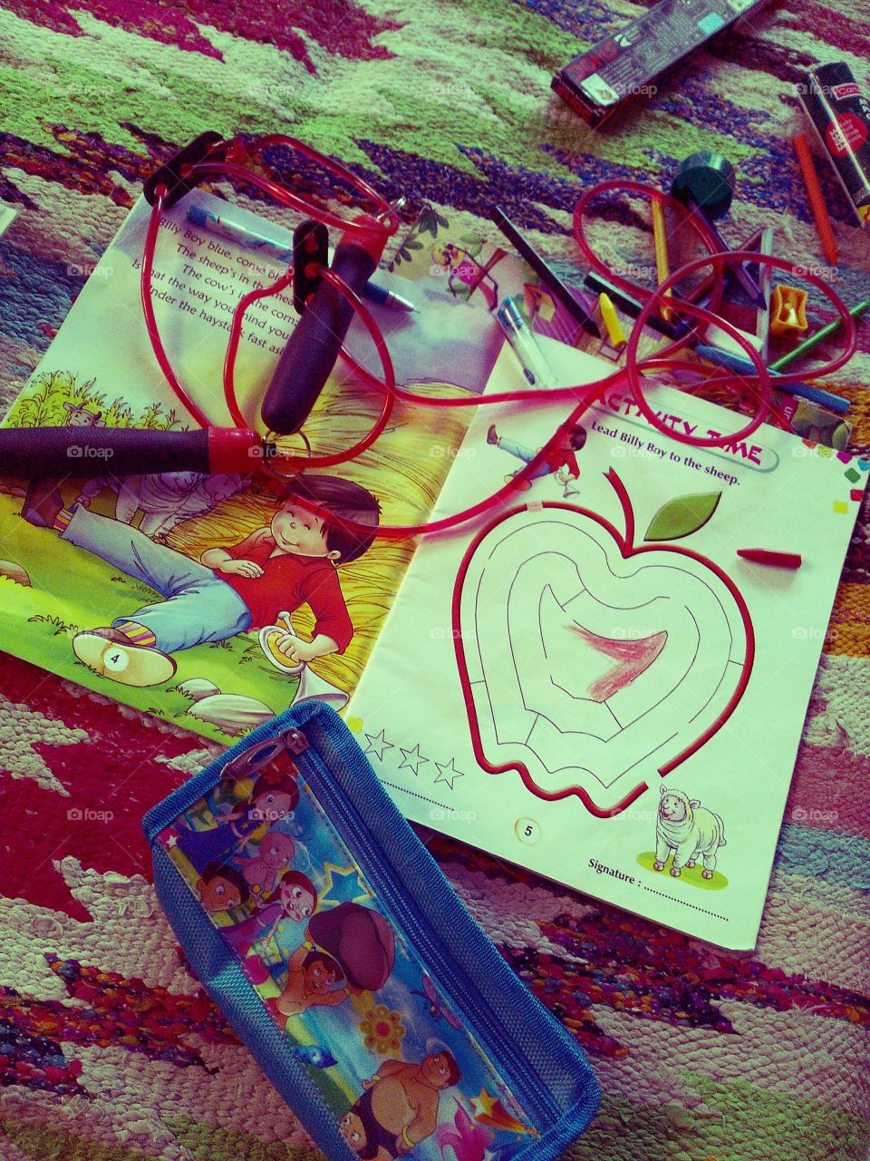 my daughter was painting in her book and click it .