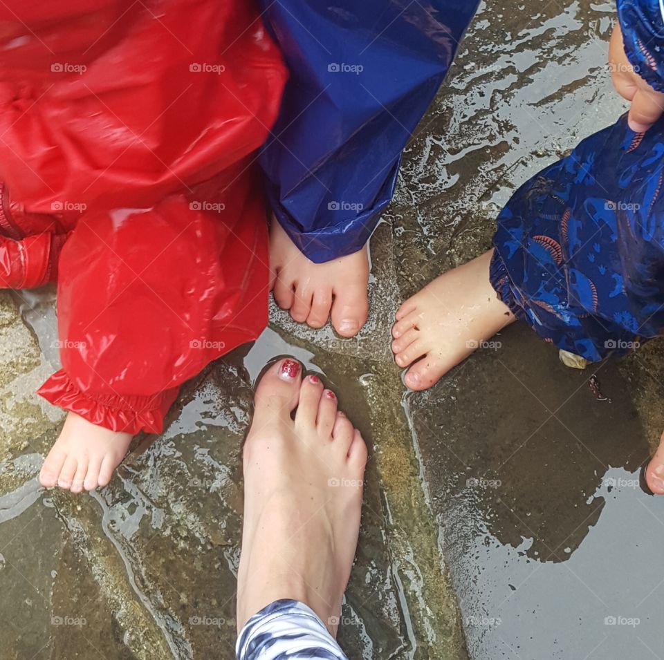 rainy feet