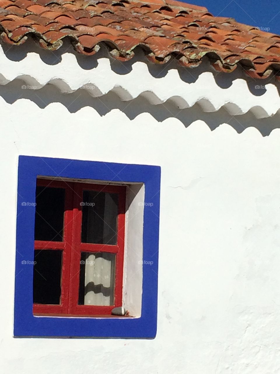 Red window, Portugal 