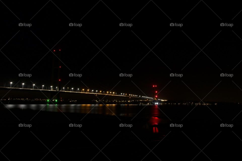 A night view of the Humber bridge 