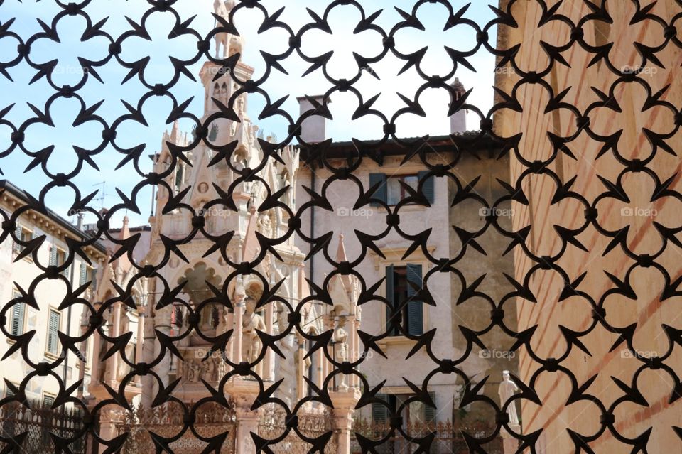Textura com paisagem ao fundo em Verona, Itália 
