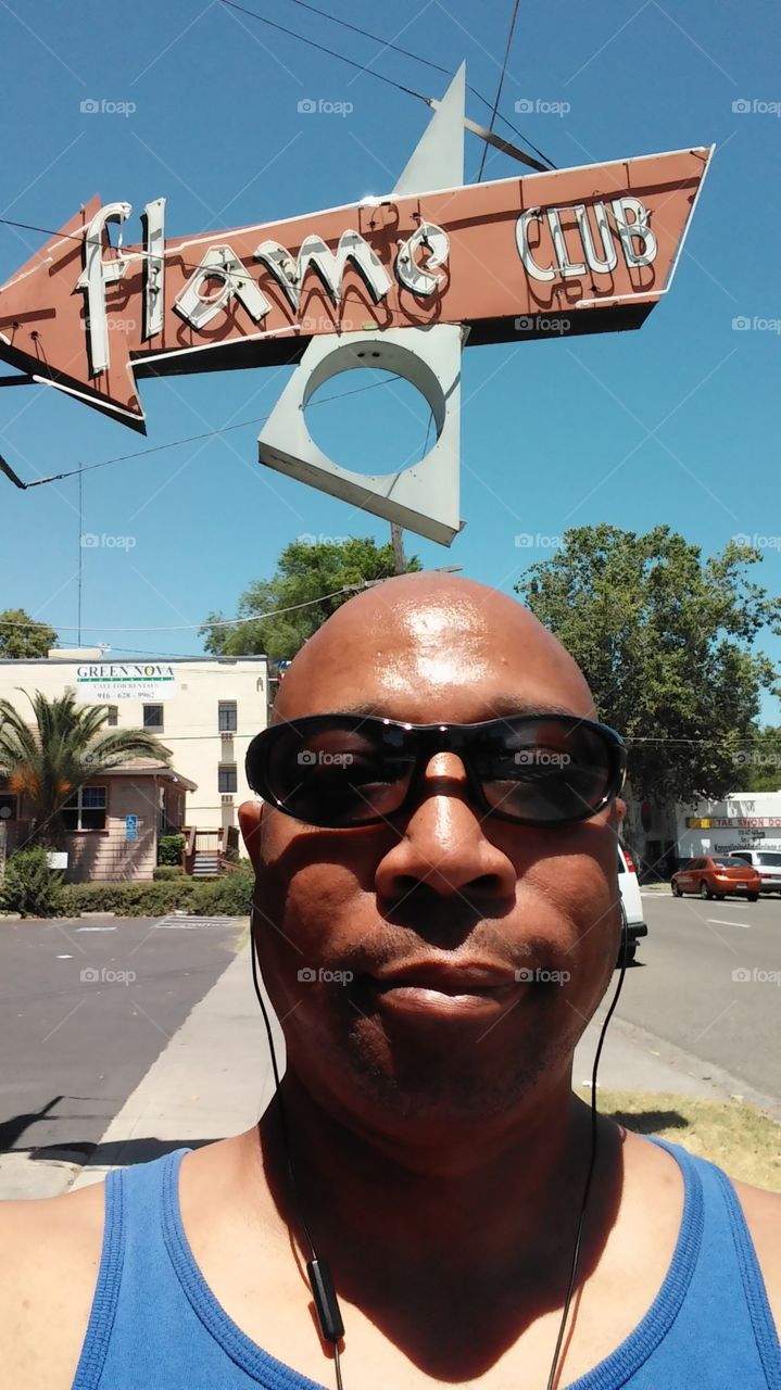 sidewalk undersign selfie