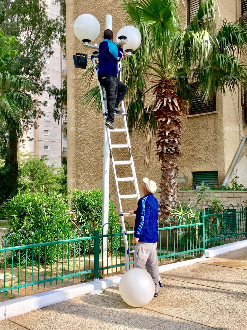  Building maintenance Replacement of lamps