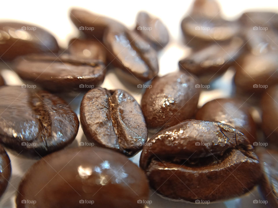 Roasted coffee beans