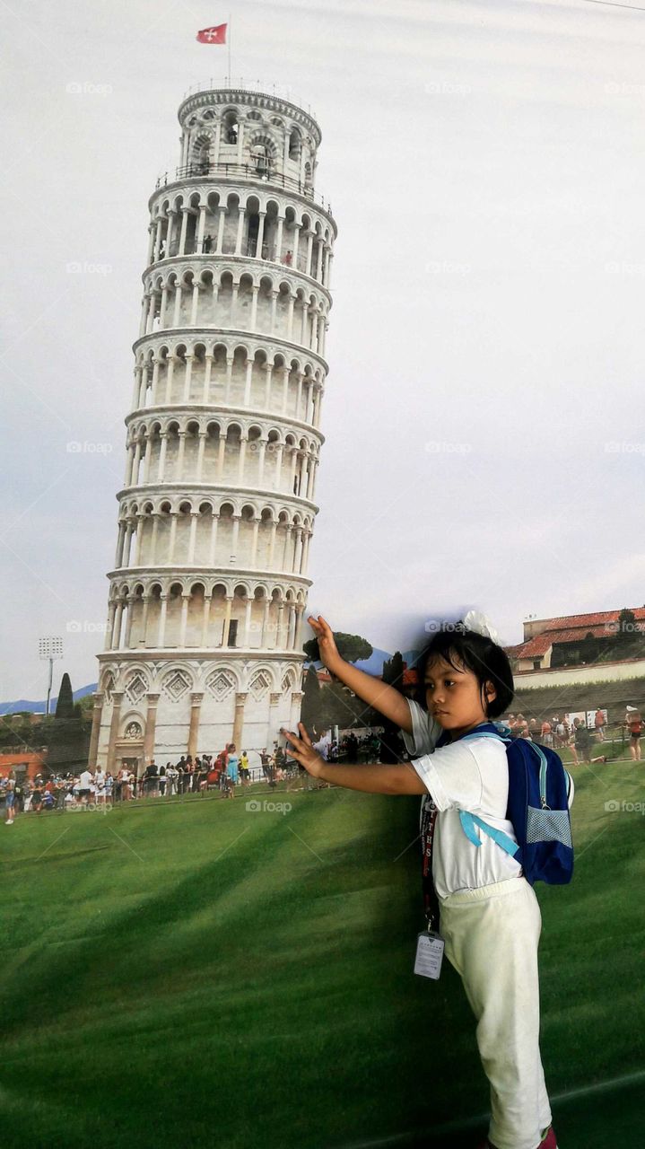 this is a leaning tower