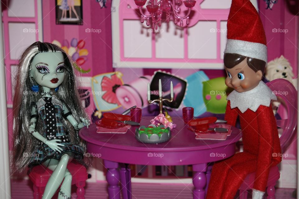 elf on the shelf dinner date