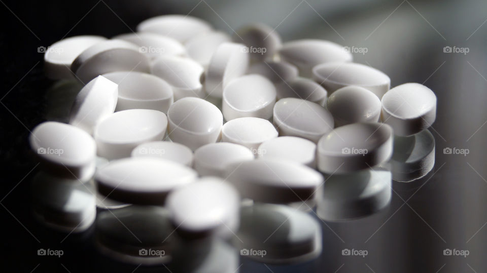 White pills 