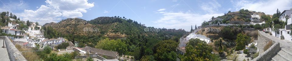 Las cuevas cerca de Alhambra. Sacromonte district in Granada Spain