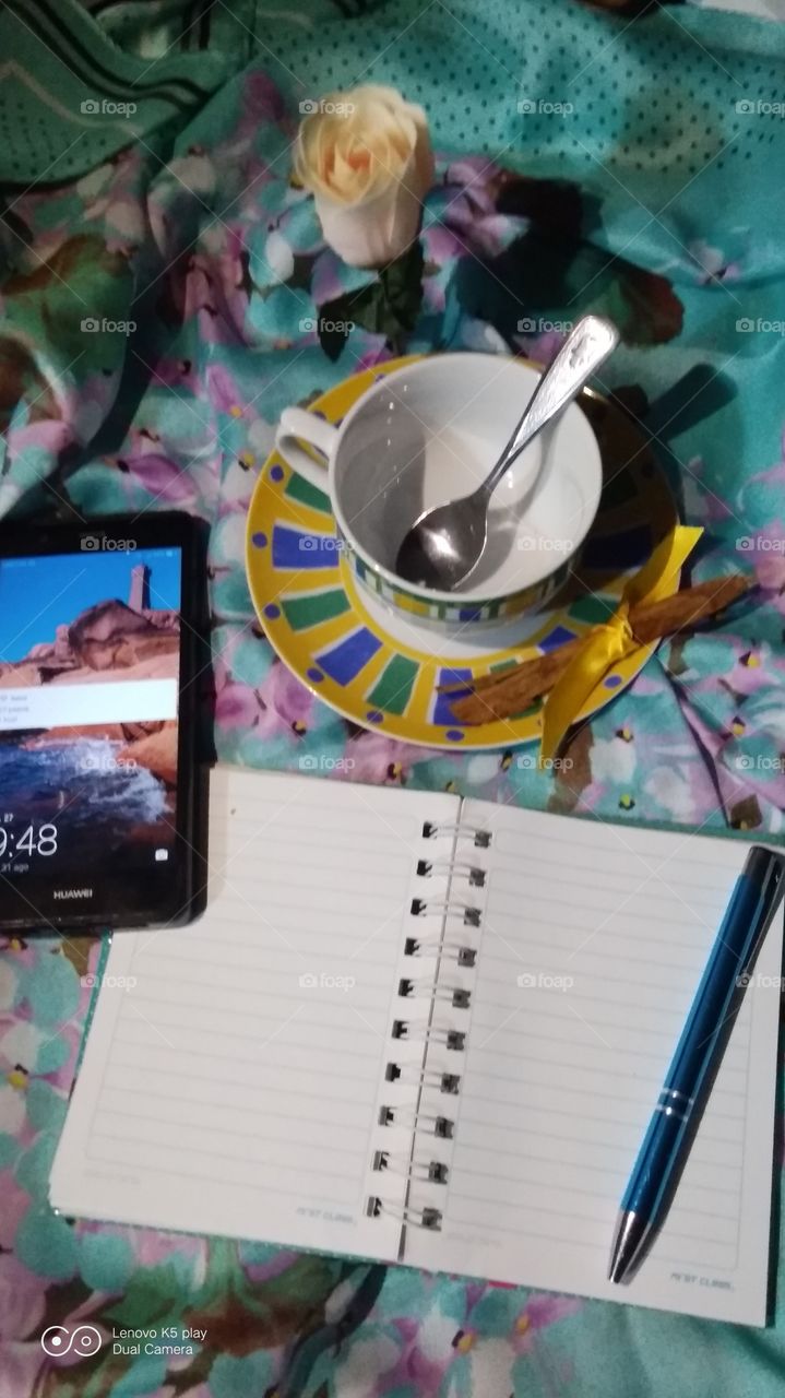 taza,libreta,rosa,pluma