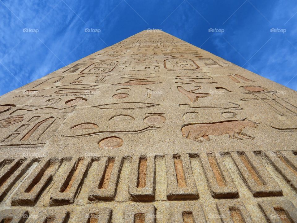 Obelisque in Terra Mitica. Fake obelisque in Terra Mitica, Spain