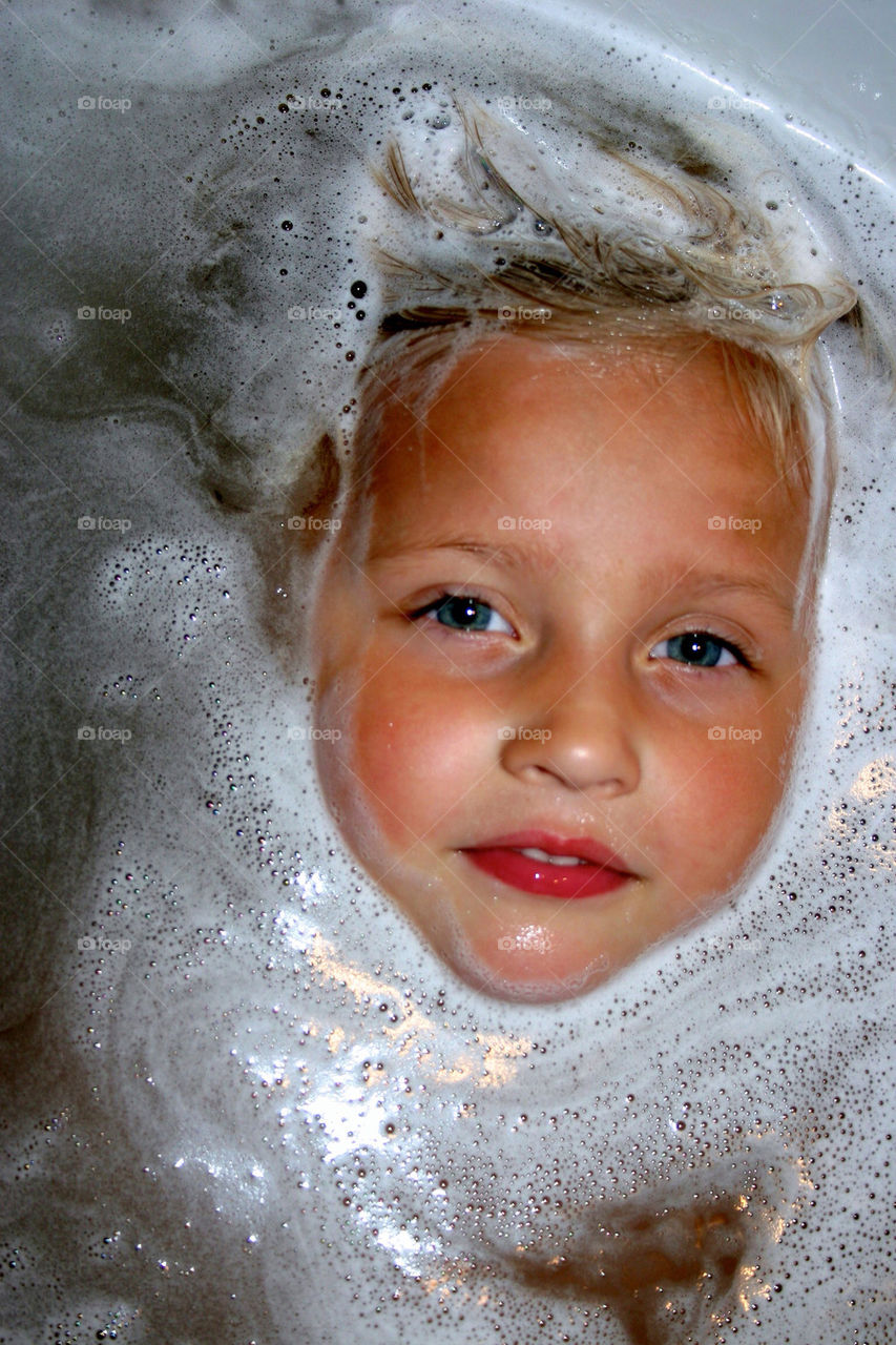 BUBBLE BATH GIRL