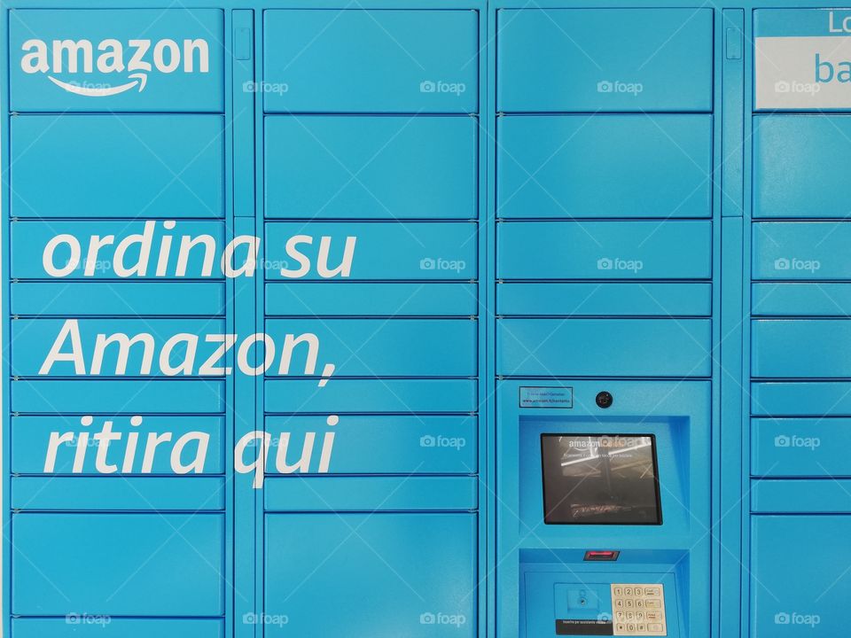 Amazon Locker Pickup Point