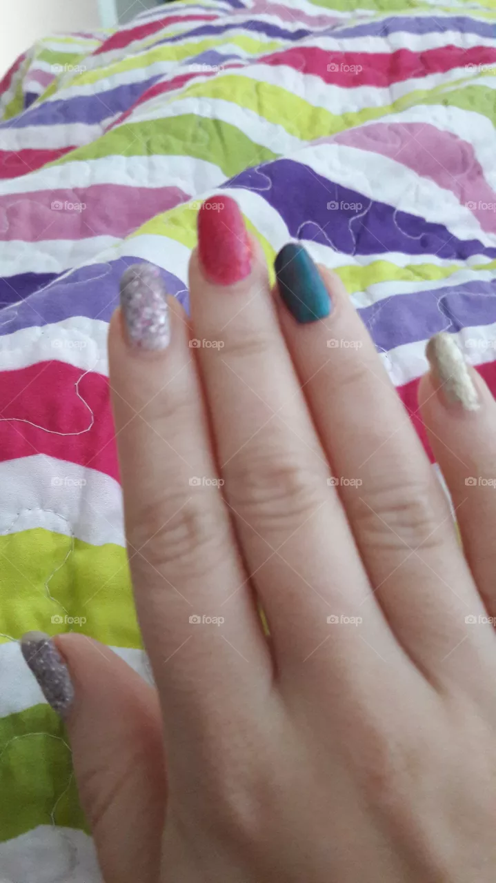 nails