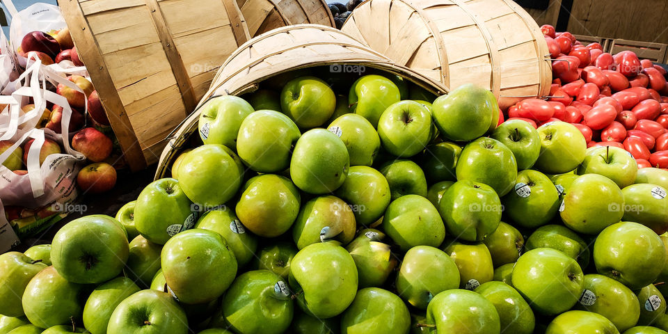 baskets of fruit in market.